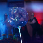 Zapalony balon na obchodach Dożynek Gminnych Tymień 2025.
