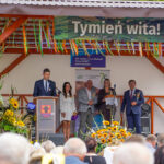 Dożynki Gminne Tymień 2025: Urzędnicy i goście na uroczystości.